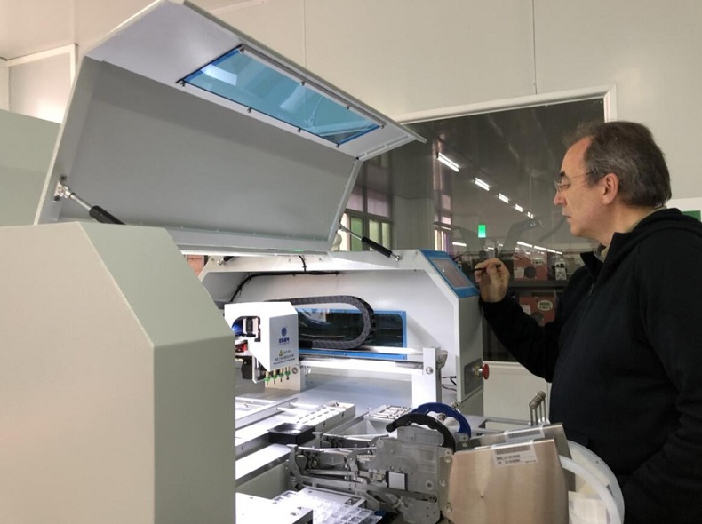 Standard Yamaha Pneumatic Feeder (24mm) for SMT Pick and Place Machine CL Feeder 24mm