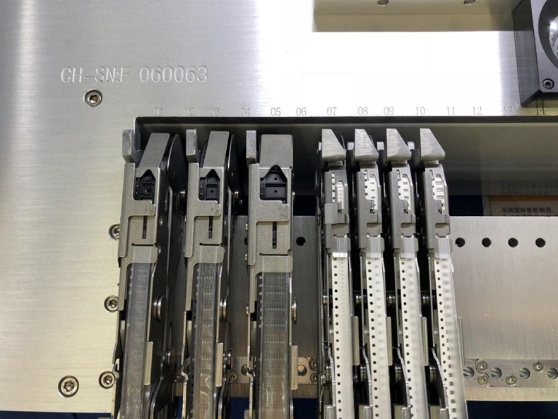 Standard Yamaha Pneumatic Feeder (24mm) for SMT Pick and Place Machine CL Feeder 24mm