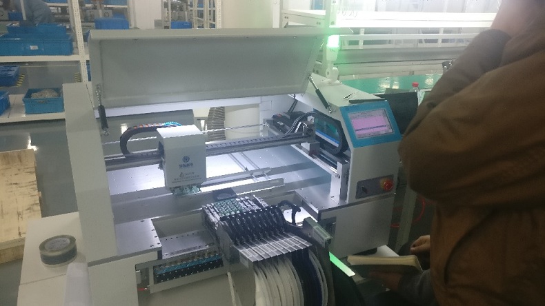 Standard Yamaha Pneumatic Feeder (24mm) for SMT Pick and Place Machine CL Feeder 24mm