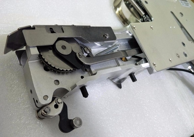 Standard Yamaha Pneumatic Feeder (32mm) for SMT Pick and Place Machine CL Feeder 32mm