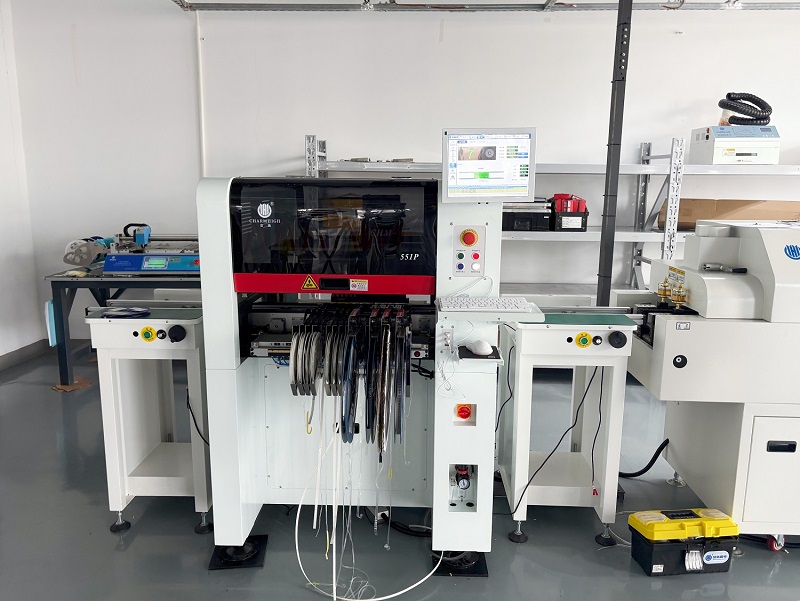 Cast-iron Structure 4-head CHM-551P SMD Pick and Place Machine